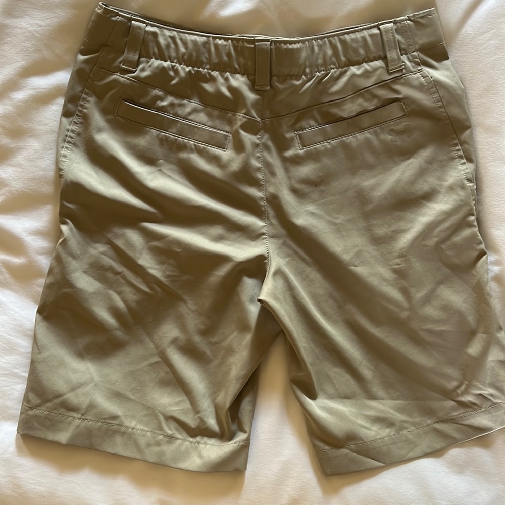 Boys khaki Under Armour shorts size 14